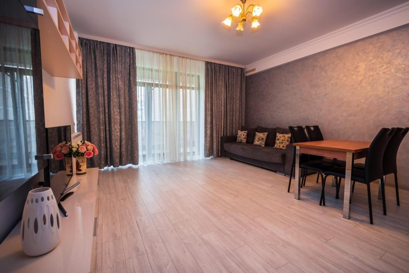 Sophia 2 & Moonlight Apartaments Mamaia Ngoại thất bức ảnh